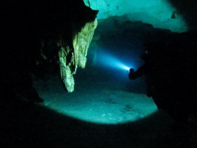Descubre el misterio de los cenotes